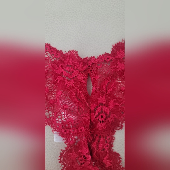 Victoria's Secret thong lacy panty in size Large. - Picture 5 of 5